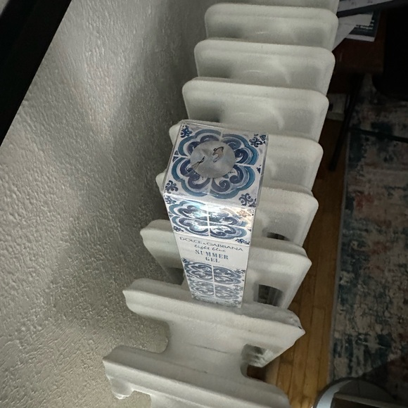 *NEW IN BOX* Dolce and Gabbana Light Blue Summer Gel - Picture 3 of 3